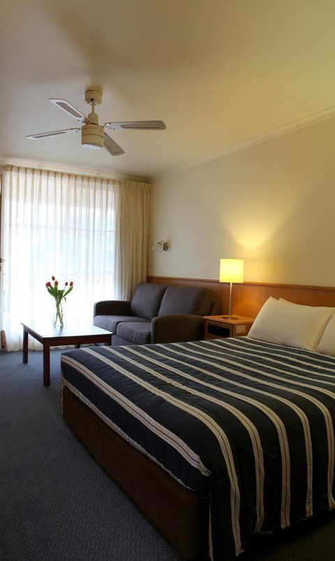 Summerhill Motor Inn - Accommodation NSW 13