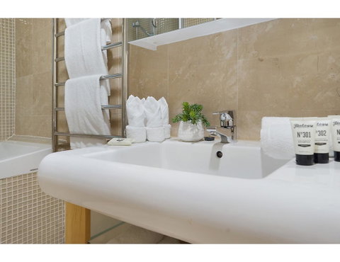 Huge Garden Apartment In The Heart Of Bondi Beach - Accommodation NSW 22