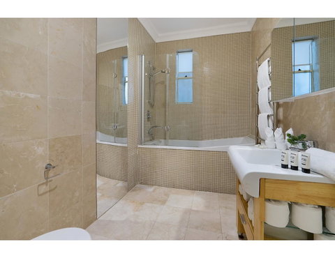 Huge Garden Apartment In The Heart Of Bondi Beach - Accommodation NSW 23