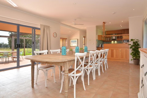 JE Guesthouse, Central To All The Hunter Valley Has To Offer - Accommodation NSW 0