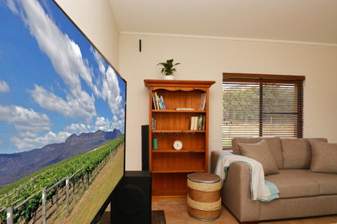 JE Guesthouse, Central To All The Hunter Valley Has To Offer - Accommodation NSW 5