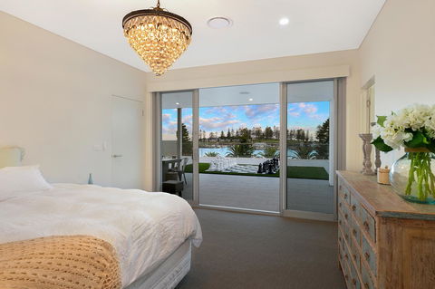 Belle Vue- Penthouse At Black Beach - Accommodation NSW 11