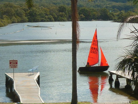 Pelican H2O One & Two Bedroom Apartments - Accommodation NSW 4