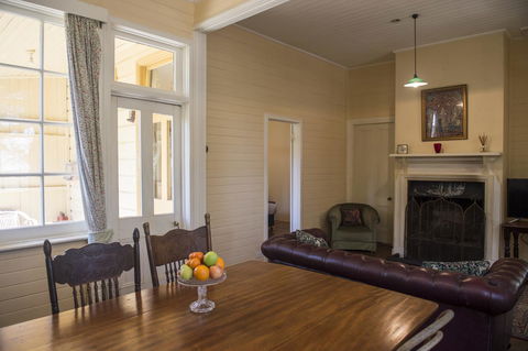 Hillview Heritage Hotel - Accommodation NSW 4
