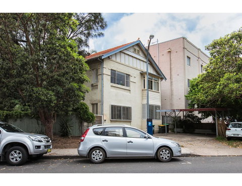 Large, Stylish And Quiet Penthouse Steps From Surf - Accommodation NSW 23
