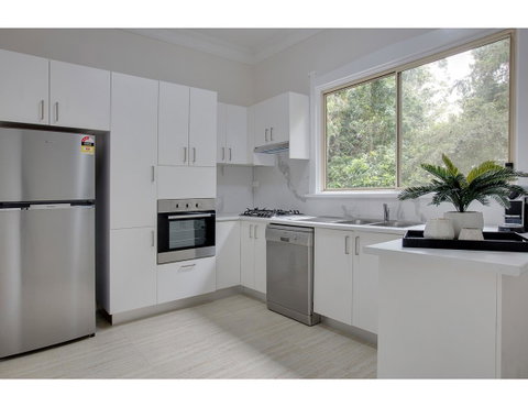 Large, Stylish And Quiet Penthouse Steps From Surf - Accommodation NSW 3