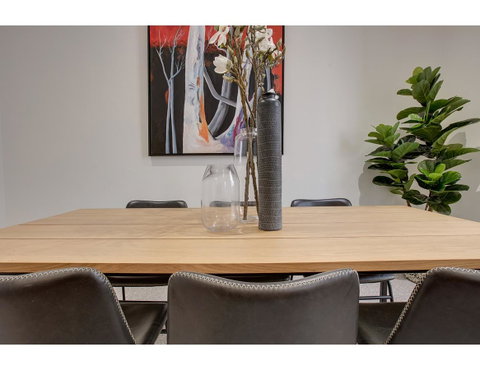 Large, Stylish And Quiet Penthouse Steps From Surf - Accommodation NSW 14