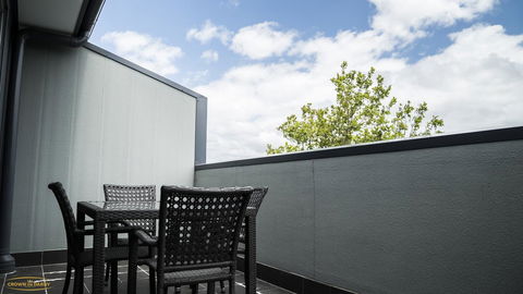 Crown On Darby Newcastle - Accommodation NSW 1