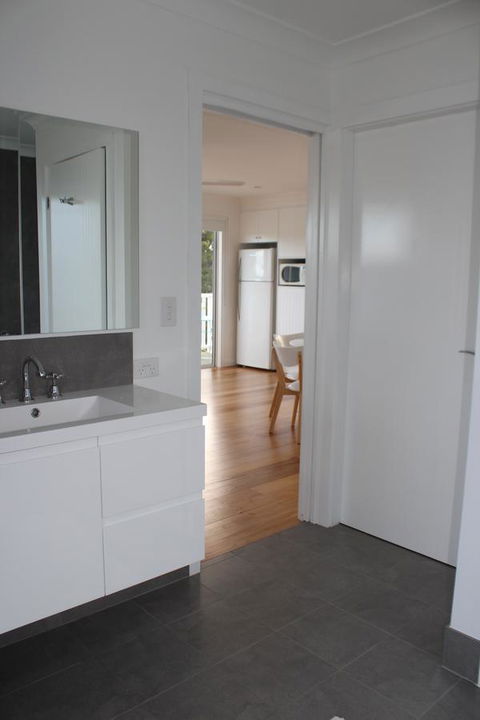 Red Waratah - Accommodation NSW 14
