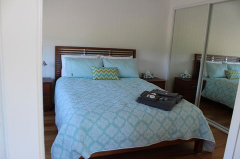 Red Waratah - Accommodation NSW 6