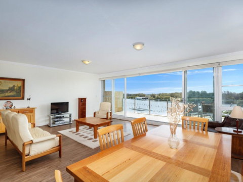 Regatta 13 - Accommodation NSW 5