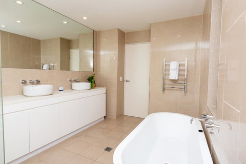 The Penthouse - Accommodation NSW 14