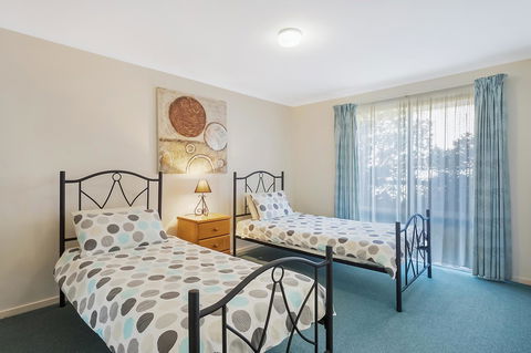 Black Dolphin Resort Motel & Apartments - Accommodation NSW 2