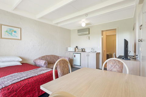 Black Dolphin Resort Motel & Apartments - Accommodation NSW 14
