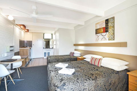 Black Dolphin Resort Motel & Apartments - Accommodation NSW 21
