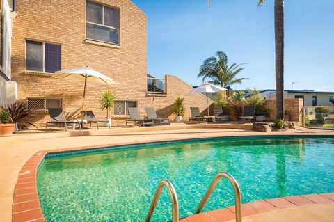 Black Dolphin Resort Motel & Apartments - Accommodation NSW 20