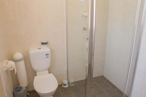 Gardners Inn Hotel - Accommodation NSW 5