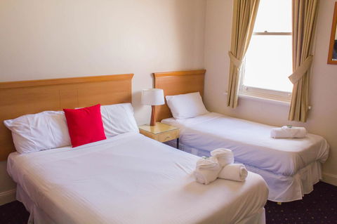 Gardners Inn Hotel - Accommodation NSW 3