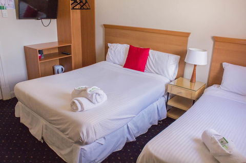 Gardners Inn Hotel - Accommodation NSW 2
