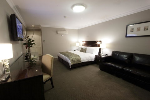 Carlyle Suites & Apartments - Accommodation NSW 4