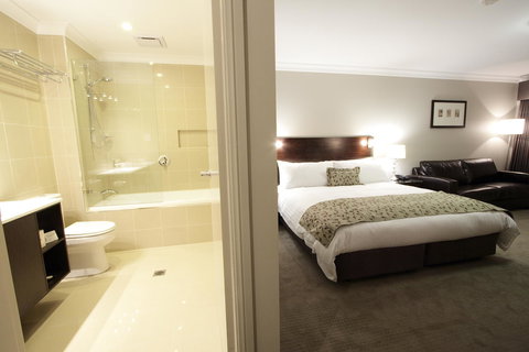Carlyle Suites & Apartments - Accommodation NSW 10