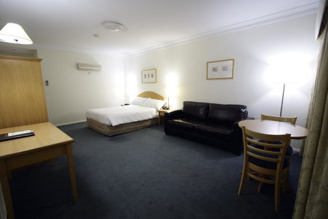 Carlyle Suites & Apartments - Accommodation NSW 8