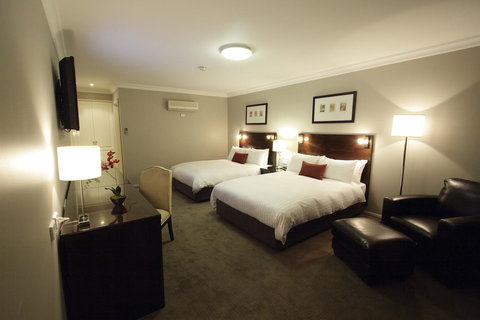 Carlyle Suites & Apartments - Accommodation NSW 11