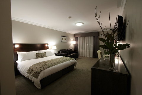 Carlyle Suites & Apartments - Accommodation NSW 3