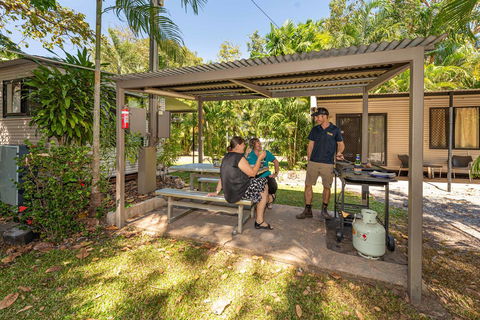 Oasis Tourist Park - Accommodation NSW 5