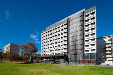 Mantra MacArthur Hotel - Accommodation NSW 8
