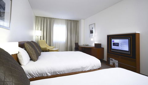 Novotel Canberra - Accommodation NSW 20