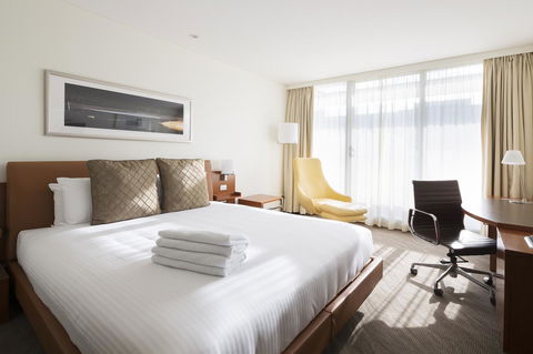 Novotel Canberra - Accommodation NSW 15