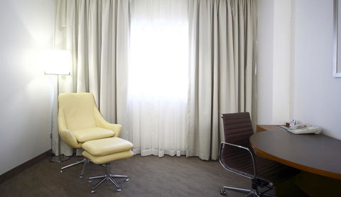 Novotel Canberra - Accommodation NSW 16