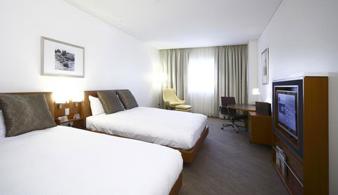 Novotel Canberra - Accommodation NSW 19