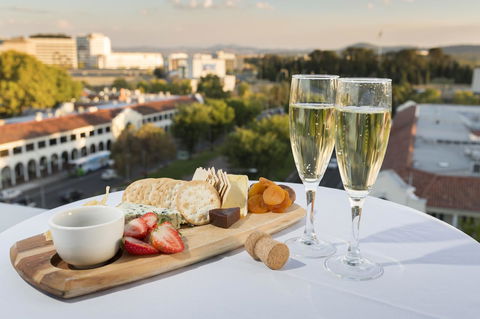 Novotel Canberra - Accommodation NSW 36