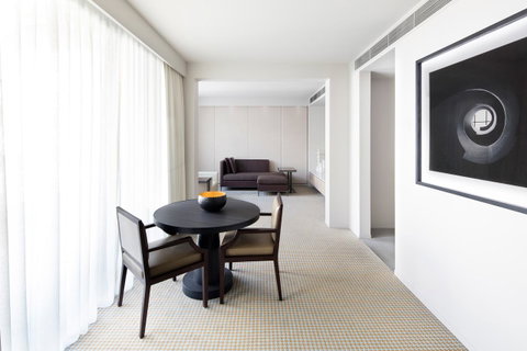 Hotel Realm - Accommodation NSW 12