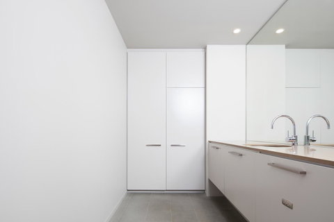 Hotel Realm - Accommodation NSW 4