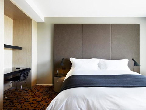 Burbury Hotel - Accommodation NSW 5