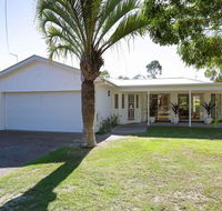 Bonito' 26 Bonito Street - pet friendly housewith aircon - Accommodation NSW