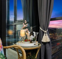Braddon Penthouse Top Location Netflix WiFi Views - Accommodation NSW