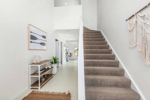 Brand New PRIZE HOME 50m Path To Beach - Accommodation NSW 2