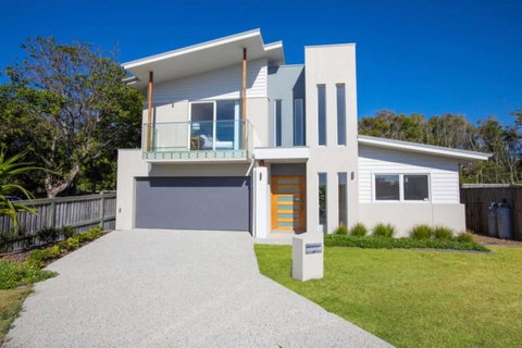 Brand New PRIZE HOME 50m Path To Beach - Accommodation NSW 3