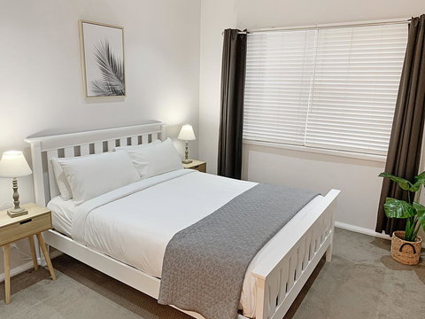 Bright 3-bedroom Apartment - Central Armidale - Accommodation NSW 2