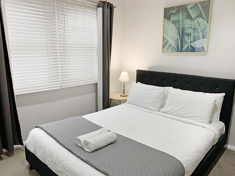 Bright 3-bedroom Apartment - Central Armidale - Accommodation NSW 3