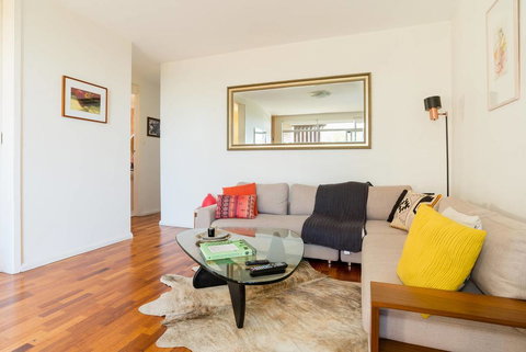 Bright And Spacious Apartment Near Bronte Beach - Accommodation NSW 1