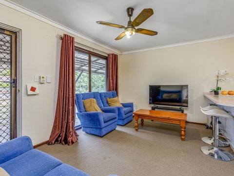 Bright, Neat & Convenient House - Accommodation NSW 0