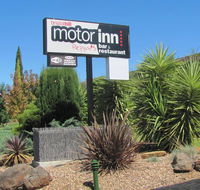 Bristol Hill Motor Inn  Peppa's Licensed Restaurant - Accommodation NSW