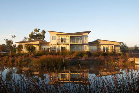 Broadbeach Inverloch Resort - Accommodation NSW 0