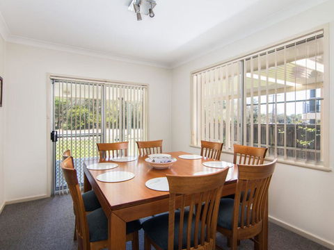Bubsys Beach House At Pebbly - Accommodation NSW 2