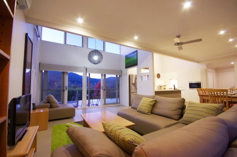 Cadence At Bright - Luxury Accommodation - Accommodation NSW 0